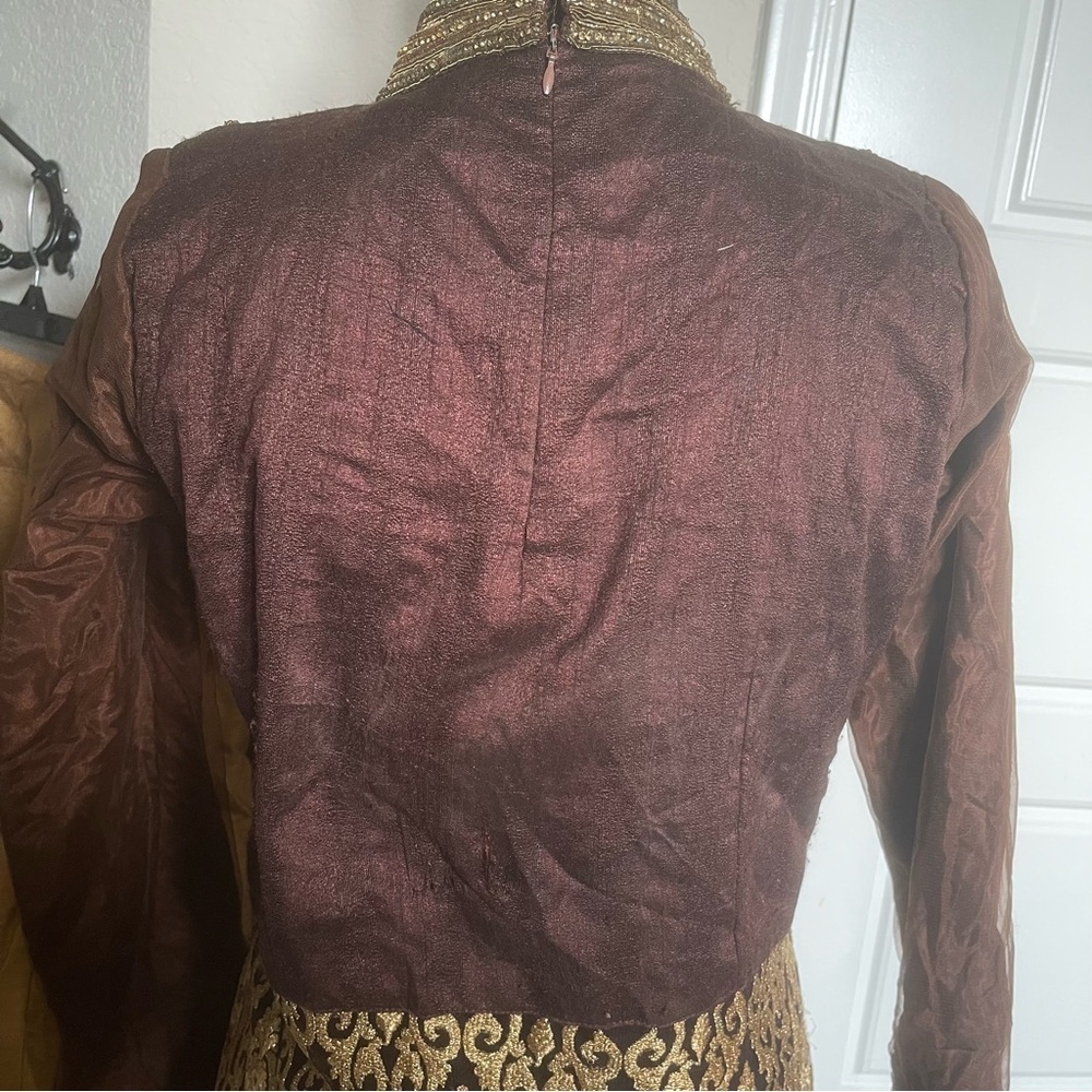 Pakistani Indian Bollywood Cape style Kurta with Skirt and Duppata Brown & gold - Picture 5 of 12